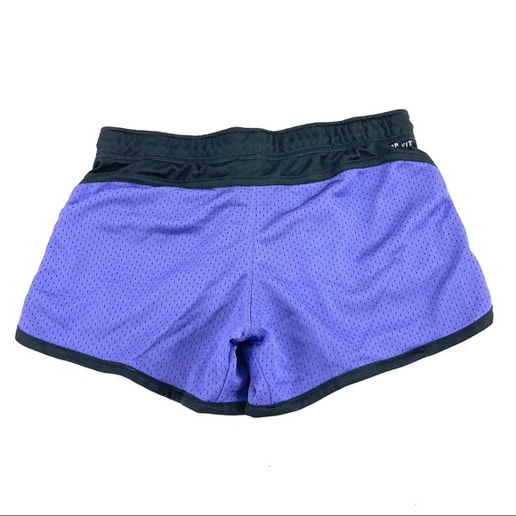 Nike Women’s Purple Work Out Shorts XS - Picture 2 of 4